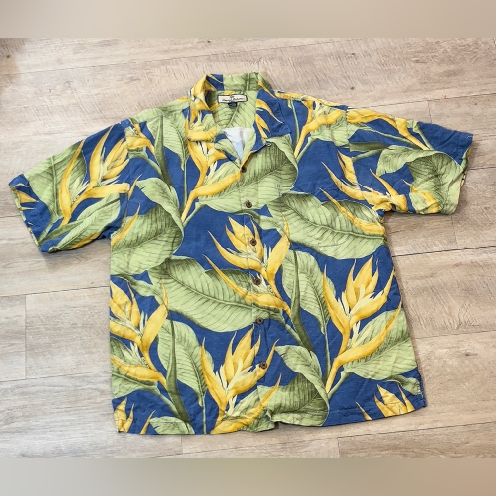 Tommy Bahama Men’s 100% Silk Hawaiian Shirt Size Large